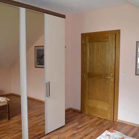 Silvia Sankt Kanzian am Klopeiner See