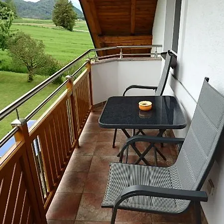 Silvia Sankt Kanzian am Klopeiner See